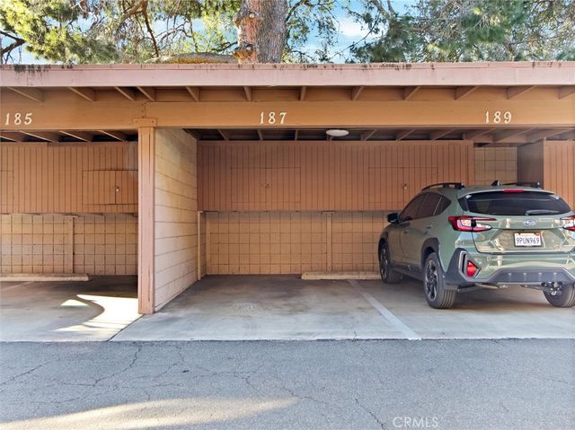 1062 B Cabrillo Park C, Santa Ana, CA 92701