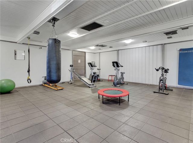 1062 B Cabrillo Park C, Santa Ana, CA 92701