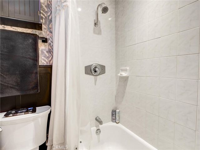 1062 B Cabrillo Park C, Santa Ana, CA 92701