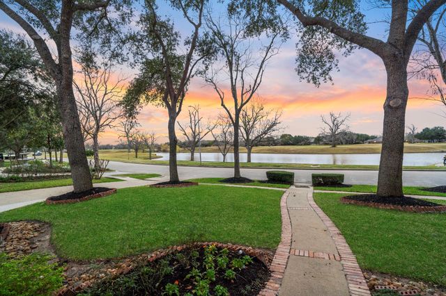 7322 Greatwood Lake Drive, Sugar Land, TX 77479