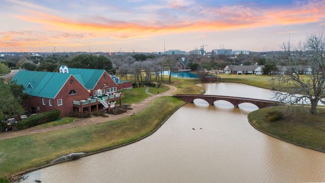 7322 Greatwood Lake Drive, Sugar Land, TX 77479