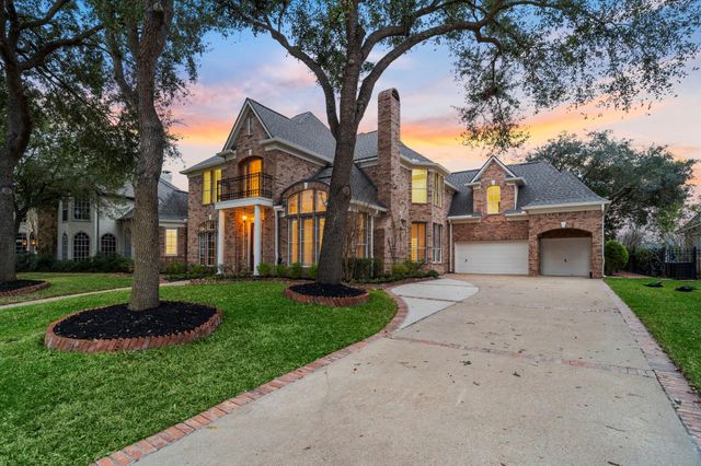 7322 Greatwood Lake Drive, Sugar Land, TX 77479