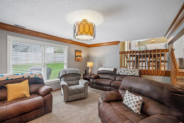 5630 Westridge Court, West Des Moines, IA 50266