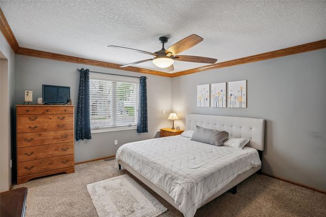 5630 Westridge Court, West Des Moines, IA 50266