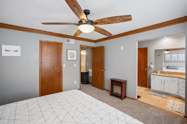 5630 Westridge Court, West Des Moines, IA 50266