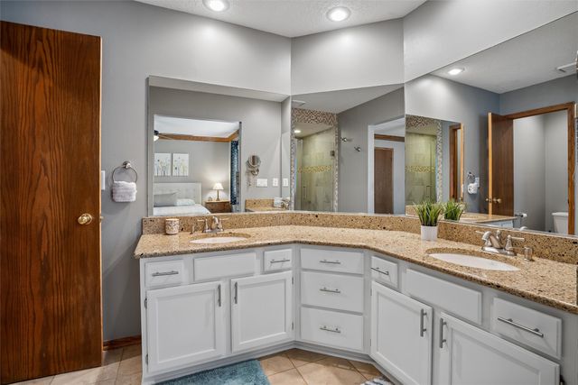 5630 Westridge Court, West Des Moines, IA 50266