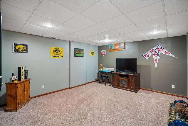 5630 Westridge Court, West Des Moines, IA 50266