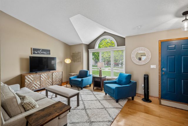 5630 Westridge Court, West Des Moines, IA 50266