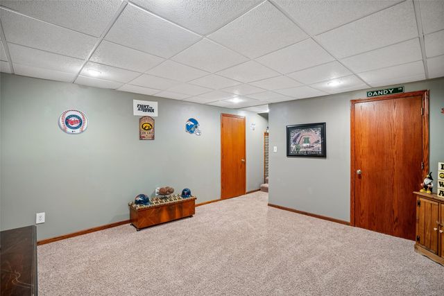 5630 Westridge Court, West Des Moines, IA 50266