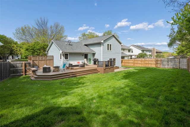5630 Westridge Court, West Des Moines, IA 50266