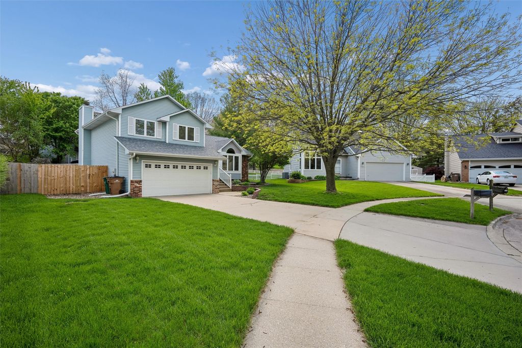 5630 Westridge Court, West Des Moines, IA 50266