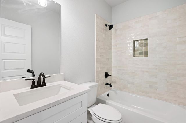 5323 Latigo Court, Alvin, TX 77511