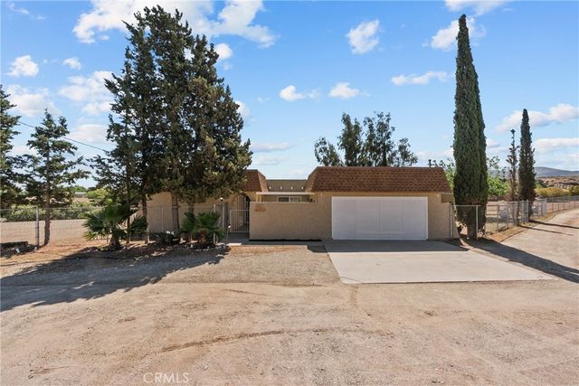 3521 E Avenue T4, Palmdale, CA 93550
