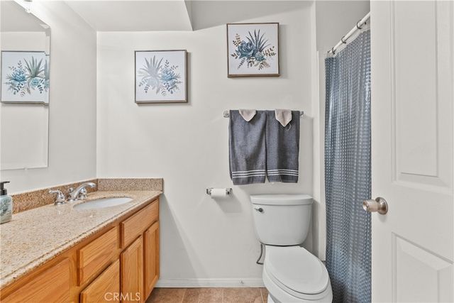 3521 E Avenue T4, Palmdale, CA 93550