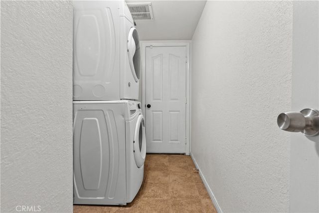 3521 E Avenue T4, Palmdale, CA 93550