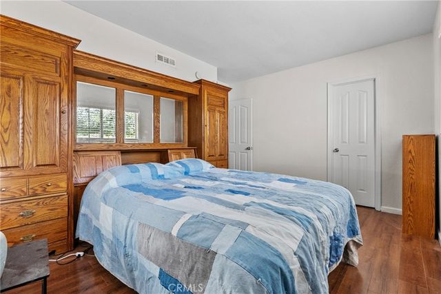 3521 E Avenue T4, Palmdale, CA 93550