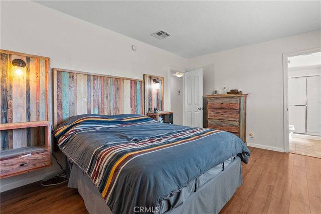 3521 E Avenue T4, Palmdale, CA 93550