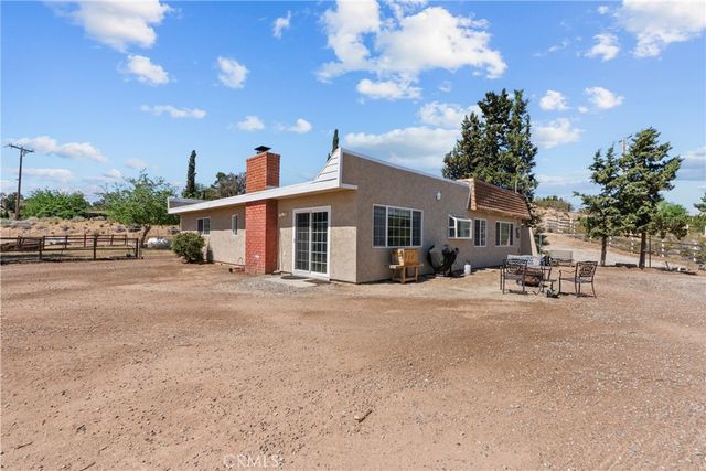 3521 E Avenue T4, Palmdale, CA 93550