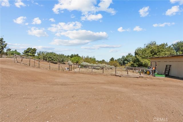 3521 E Avenue T4, Palmdale, CA 93550