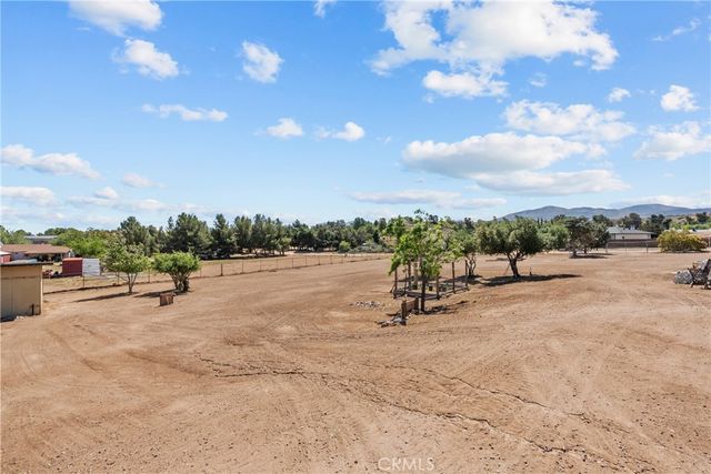 3521 E Avenue T4, Palmdale, CA 93550