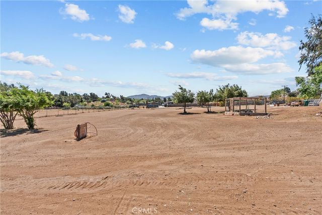 3521 E Avenue T4, Palmdale, CA 93550