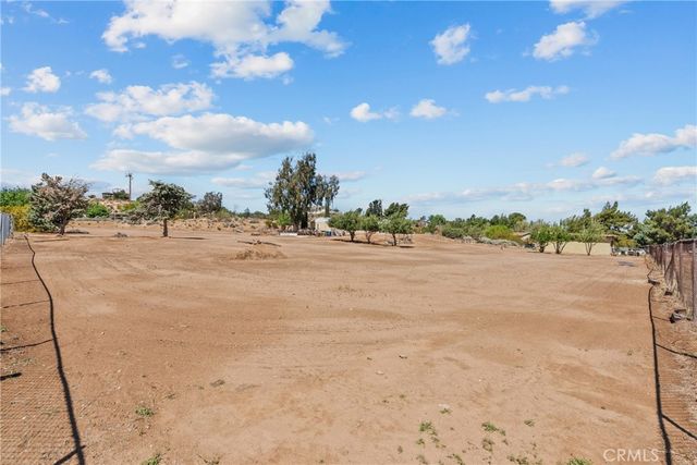 3521 E Avenue T4, Palmdale, CA 93550