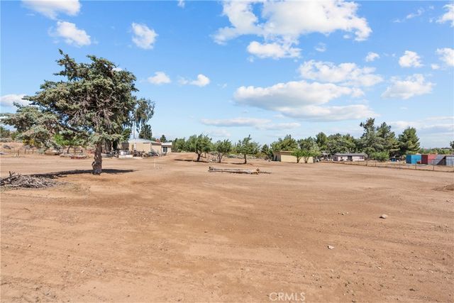 3521 E Avenue T4, Palmdale, CA 93550