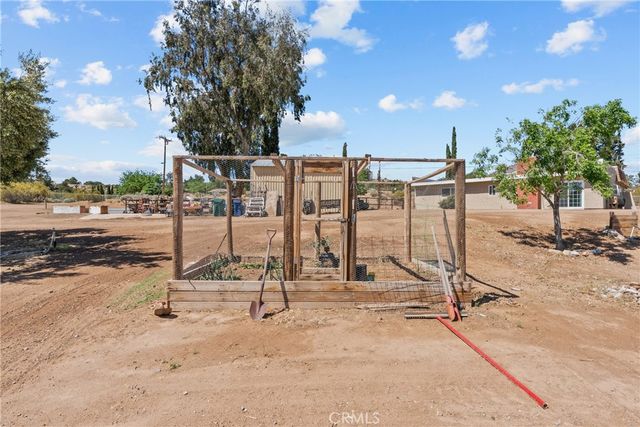 3521 E Avenue T4, Palmdale, CA 93550