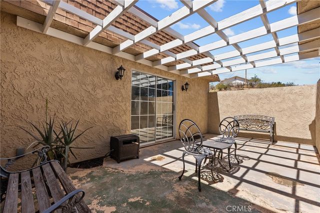 3521 E Avenue T4, Palmdale, CA 93550