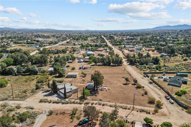 3521 E Avenue T4, Palmdale, CA 93550