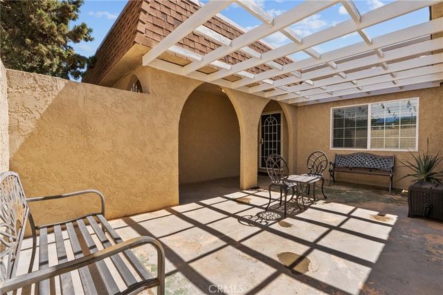 3521 E Avenue T4, Palmdale, CA 93550