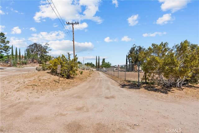 3521 E Avenue T4, Palmdale, CA 93550
