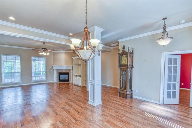 2821 Stonebridge Court, Norman, OK 73071