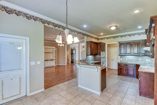 2821 Stonebridge Court, Norman, OK 73071