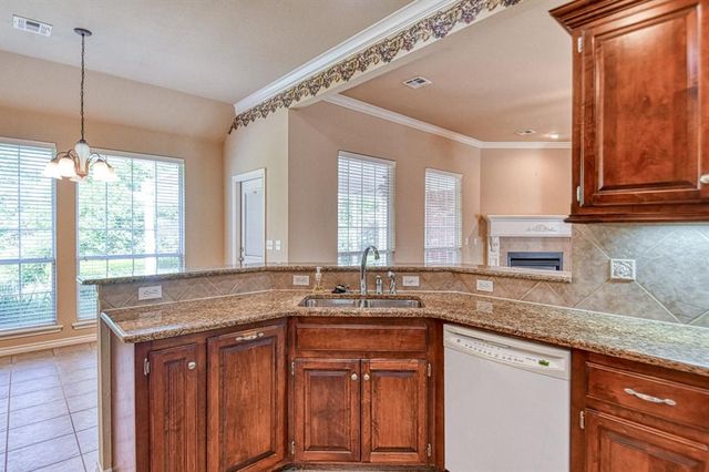 2821 Stonebridge Court, Norman, OK 73071