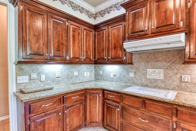 2821 Stonebridge Court, Norman, OK 73071