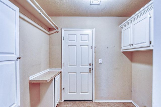 2821 Stonebridge Court, Norman, OK 73071