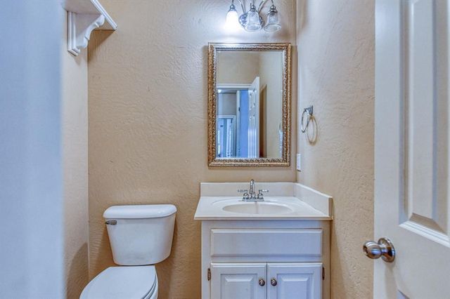 2821 Stonebridge Court, Norman, OK 73071