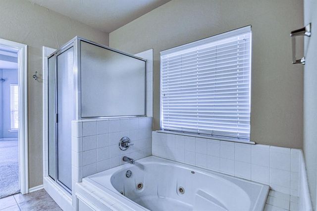 2821 Stonebridge Court, Norman, OK 73071