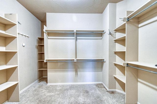 2821 Stonebridge Court, Norman, OK 73071