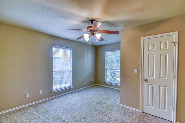 2821 Stonebridge Court, Norman, OK 73071
