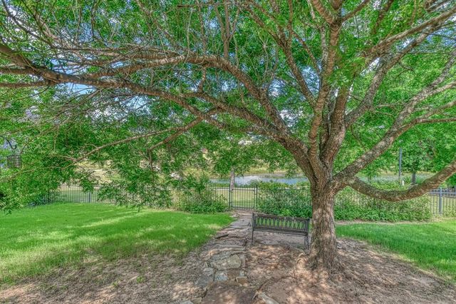 2821 Stonebridge Court, Norman, OK 73071