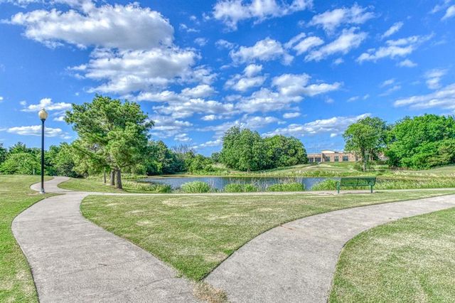 2821 Stonebridge Court, Norman, OK 73071