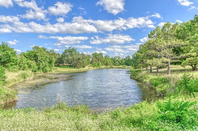 2821 Stonebridge Court, Norman, OK 73071