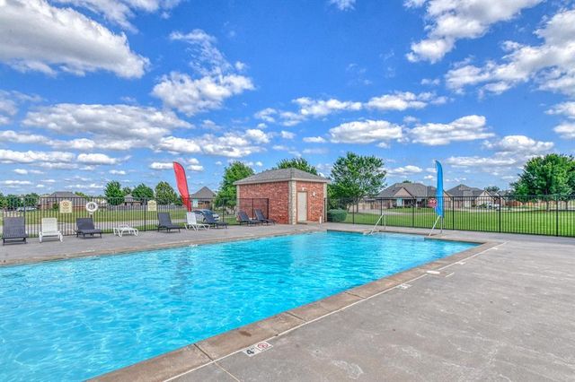 2821 Stonebridge Court, Norman, OK 73071