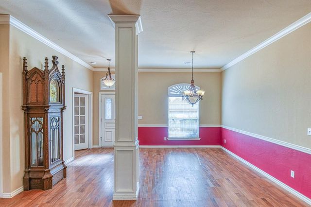 2821 Stonebridge Court, Norman, OK 73071