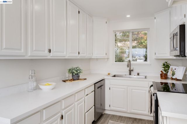 5265 Winifred Dr, Castro Valley, CA 94546