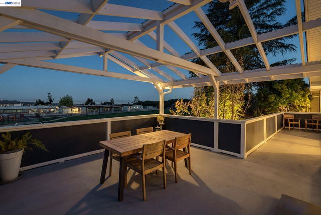 5265 Winifred Dr, Castro Valley, CA 94546