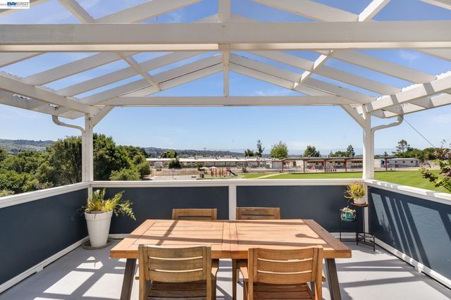 5265 Winifred Dr, Castro Valley, CA 94546