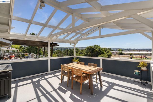 5265 Winifred Dr, Castro Valley, CA 94546